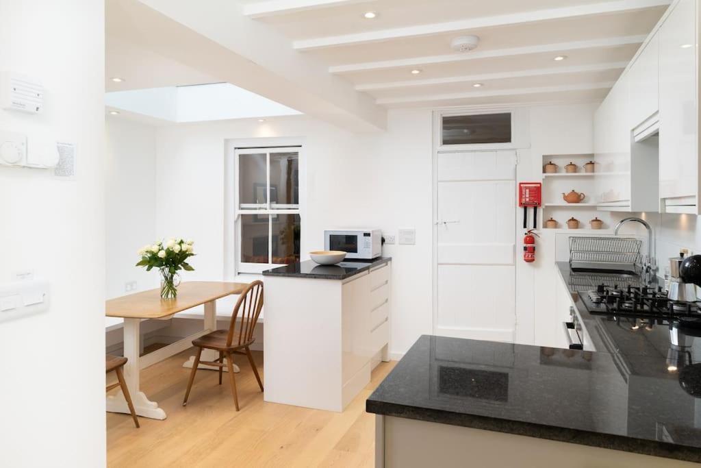 Beautiful And Contemporary Cornish Townhouse In Penzance Βίλα Εξωτερικό φωτογραφία
